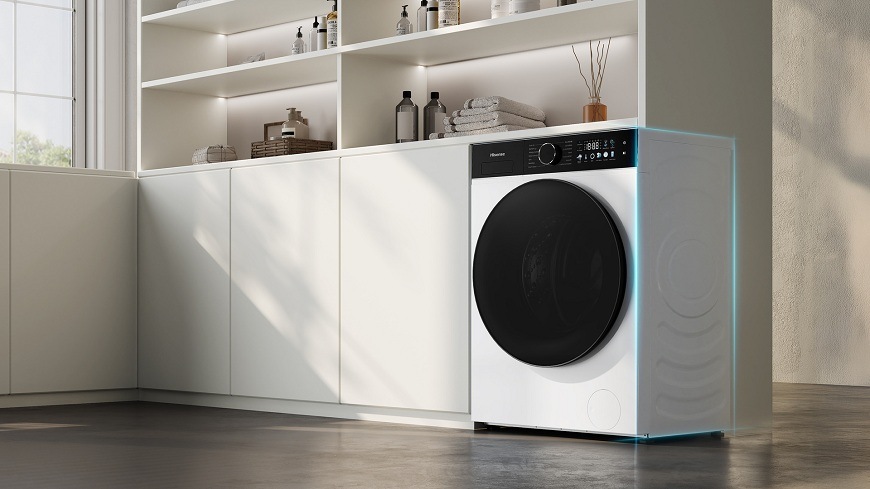 pračka hisense WF3I6027BWU  zabudovaná v místnosti