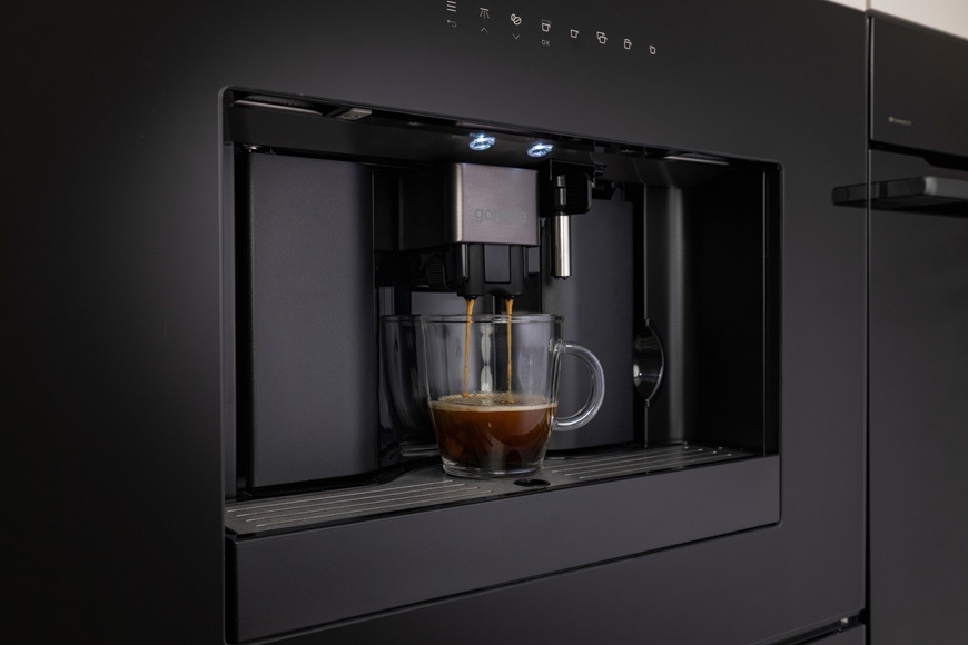 Espresso Gorenje G800 CM4G8BG černá Kávovar Gorenje CM4G8BG připravuje výborné espresso
