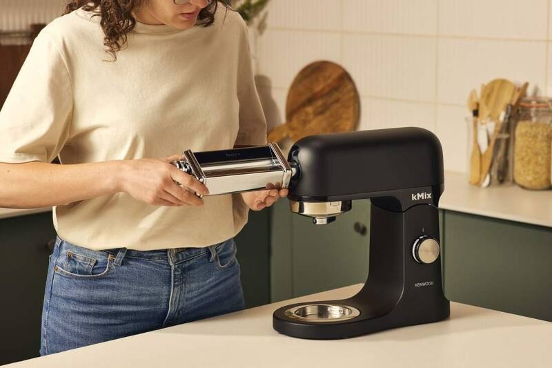 Kuchyňský robot KENWOOD kMix KMX751ABK černý