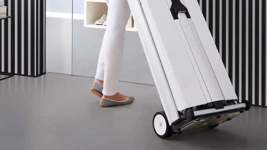 Žehlicí systém Miele B4847 FashionMaster 4.0 Detail koleček pro snadnou manipulaci ve složeném stavu