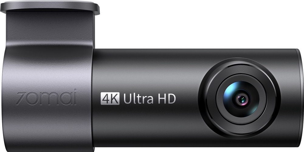 Čelní pohled na černou autokameru 70mai M310 Plus s výrazným objektivem, označením 4K Ultra HD a integrovaným držákem na čelní sklo.