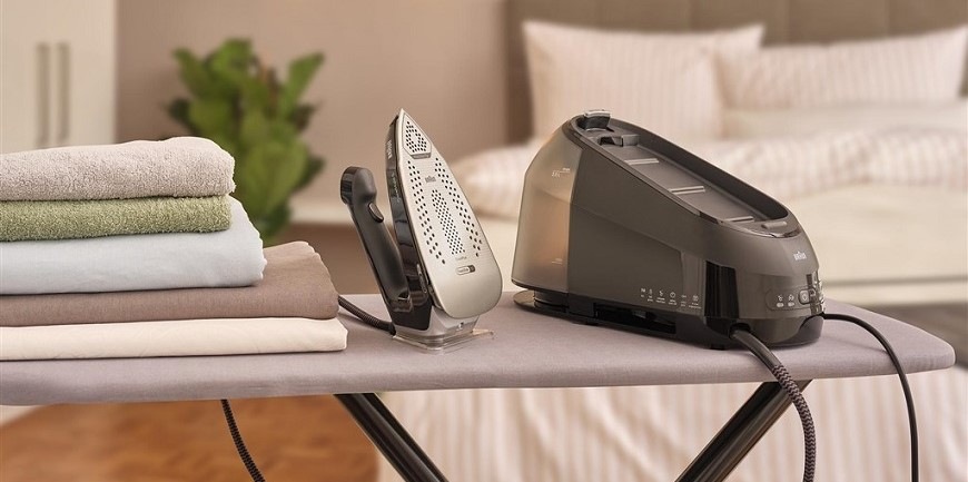 Žehlicí systém Braun CareStyle 5 IS5249.BK černý