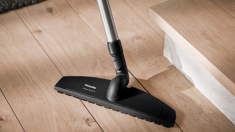 Podlahový vysavač Miele Guard M1 Parquet XL bílý