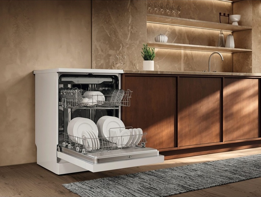 Myčka nádobí Electrolux Série 600 E62SD200SW bílá Otevřená myčka Electrolux E62SD200SW série 600 vedle kuchyňské linky