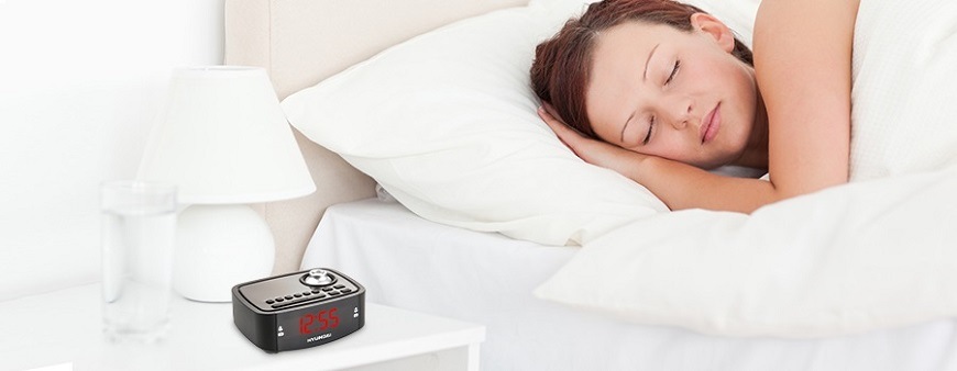 Radiobudík Hyundai RAC 201 PLL BR černý Radiobudík Hyundai RAC 201 PLL BR černý