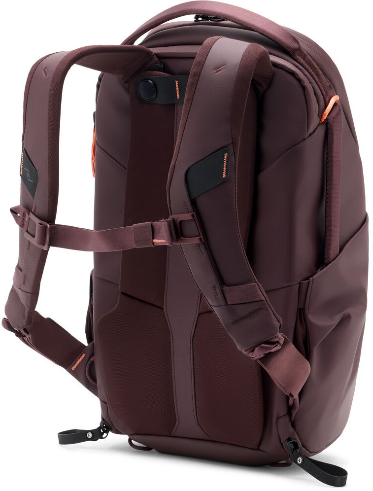 Batoh Peak Design Everyday Backpack 15L Zip vínový Batoh Peak Design Everyday Backpack 15L Zip vínový