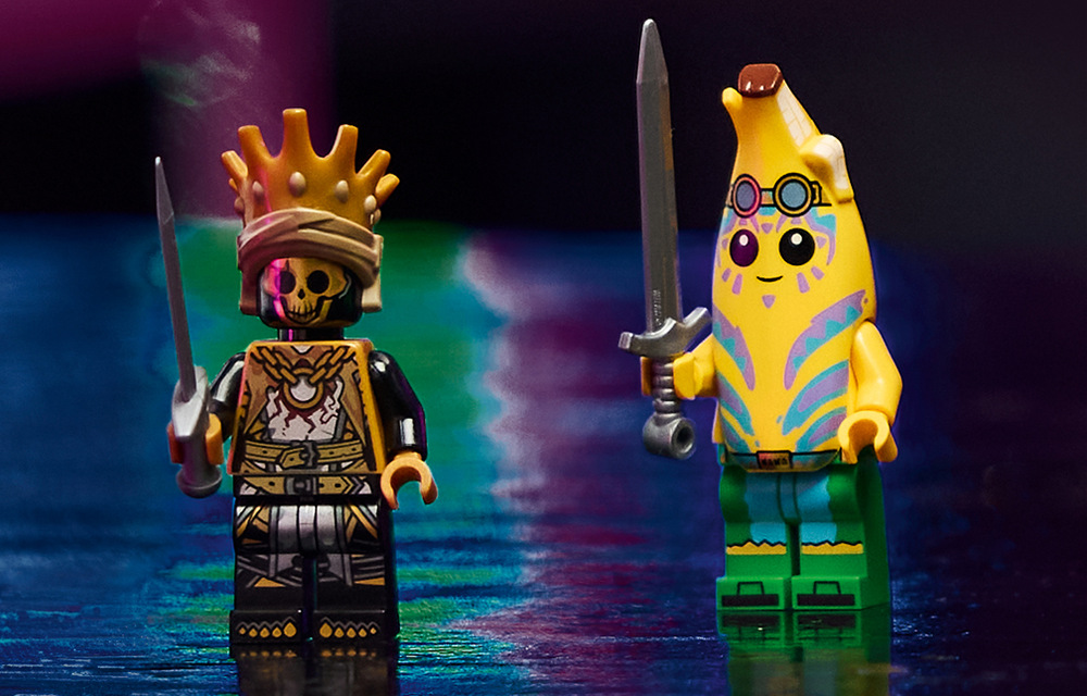 Stavebnice LEGO® Fortnite® 77077 Klombo Stavebnice propojuje stavění s Fortnite díky bonusovému outfitu Island Adventure Peely odemykatelnému ve hře.