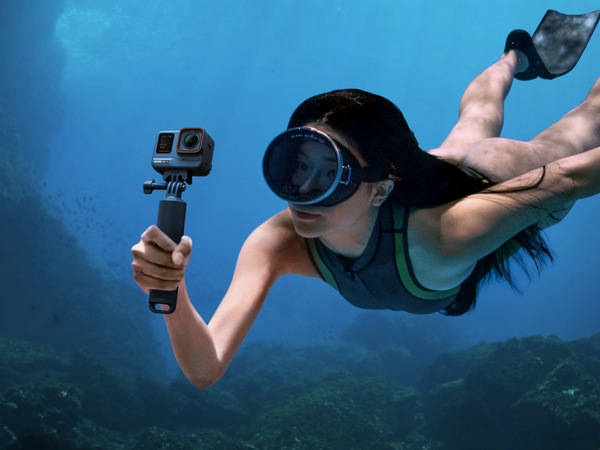 Outdoorová kamera Insta360 Ace Pro černý