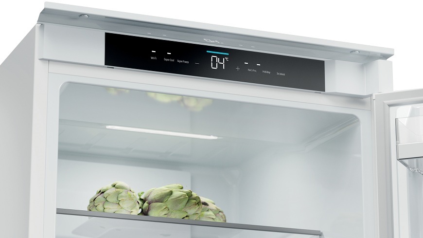vestavná lednice haier EHBQW5519E a její ovládací panel v horní části