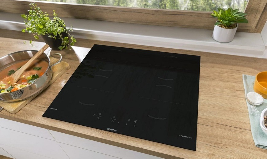 Indukční varná deska Gorenje GI6401BSCE černá