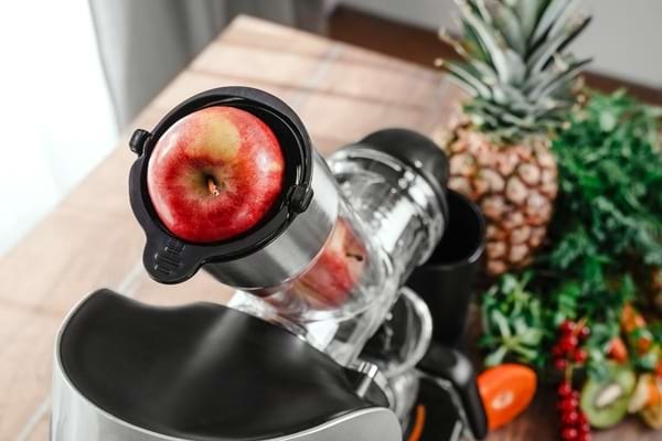 Odšťavňovač Concept LO7250 Nutriboost černý