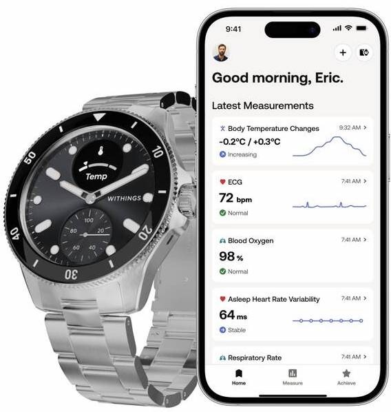 Hodinky Withings ScanWatch Nova vedle mobilní aplikace ukazující měření tepu, teploty a kyslíku