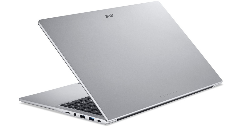 Na bočních stranách jsou rozmístěné konektory USB-C, HDMI, USB a čtečka karet pro připojení externích zařízení