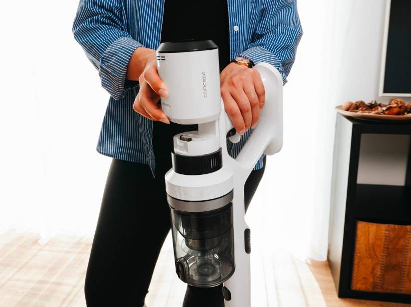 Tyčový vysavač Concept VP6125 2v1 ICONIC Comfort Telescope 29,6 V bílý Vyjímatelná baterie vysavače Concept VP6125 během nabíjení