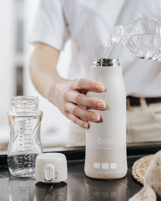 Ohřívač vody Babymoov Moov & Feed Mineral Beige Ohřívač vody Babymoov s teplotním rozmezím 37 až 50 °C