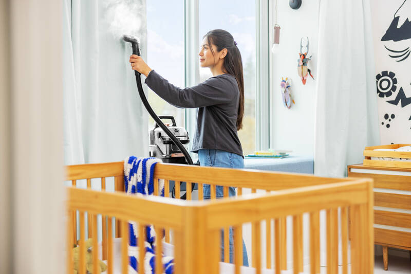 Tepovač koberců Bissell 3700N SpotClean HydroSteam Pro