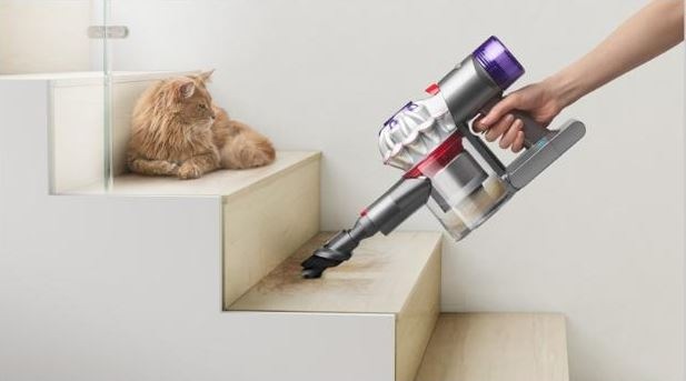 Tyčový vysavač Dyson V7 Advanced stříbrný
