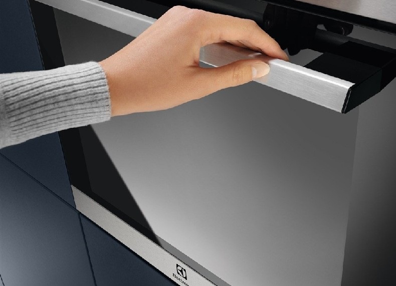 Trouba Electrolux EOH3H00BX černá/nerez