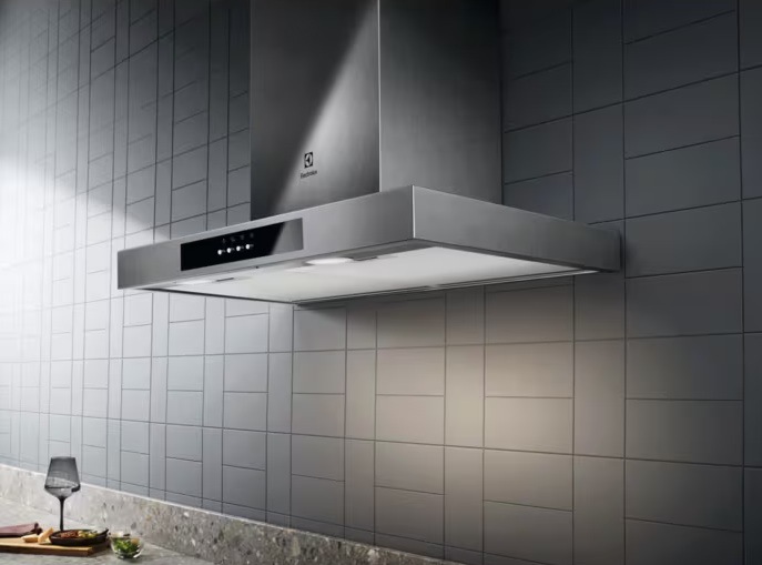 Odsavač par Electrolux LFT526X nerez/ocel Odsavač par Electrolux LFT529X série 500 v kuchyni.