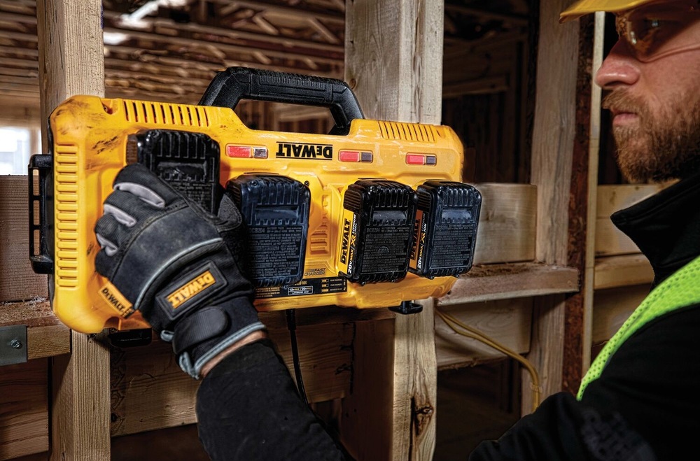 Nabíječka Dewalt 10,8 V - 54 V XR FLEXVOLT DCB104 Nabíječka DeWALT