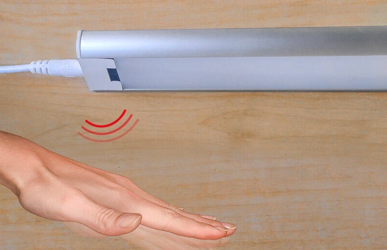 Podlinkové svítidlo Solight bezdotykové, stmívatelné, IR sensor, 9W, 4100K, 60cm bílé Podlinkové svítidlo Solight bezdotykové, stmívatelné, IR sensor, 9W, 4100K, 60cm bílé