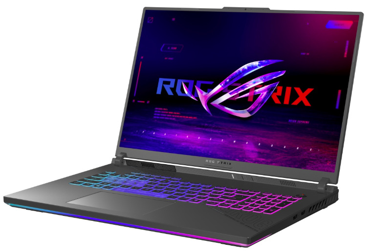 Asus ROG Strix G18 z bočního úhlu s RGB klávesnicí a světelnou lištou