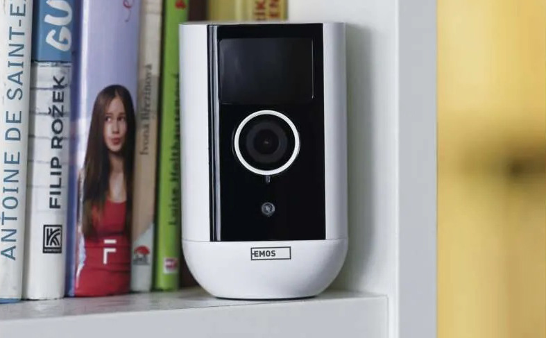 IP kamera EMOS GoSmart IP-210 SNAP s Wi-Fi bílá