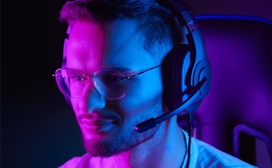 Headset Hama uRage SoundZ 200 V2 černý Pohodlí při nošení přináší měkké náušníky a polstrovaný hlavový most