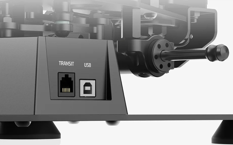 Moza Racing Flight pedals zaujmou i možností připojení do jakékoliv sestavy