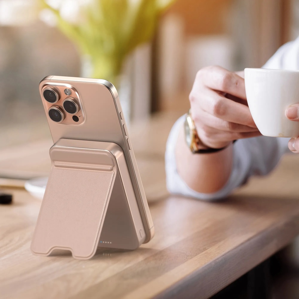 Powerbanka Satechi Qi2 5000 mAh růžová Powerbanka Satechi umožňuje nabíjení zařízení, zatímco se sama dobíjí