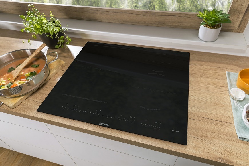 Indukční varná deska Gorenje GI6432BSCE, černá