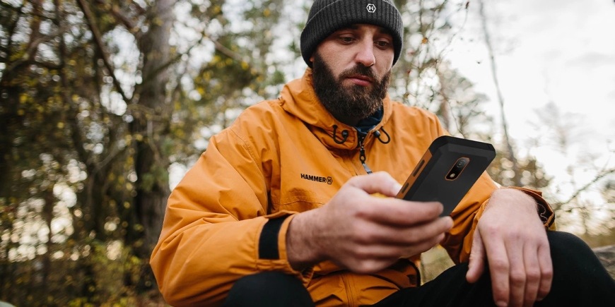Mobilní telefon myPhone Hammer Iron Va černý/oranžový myPhone Hammer Iron Va, černá/oranžová