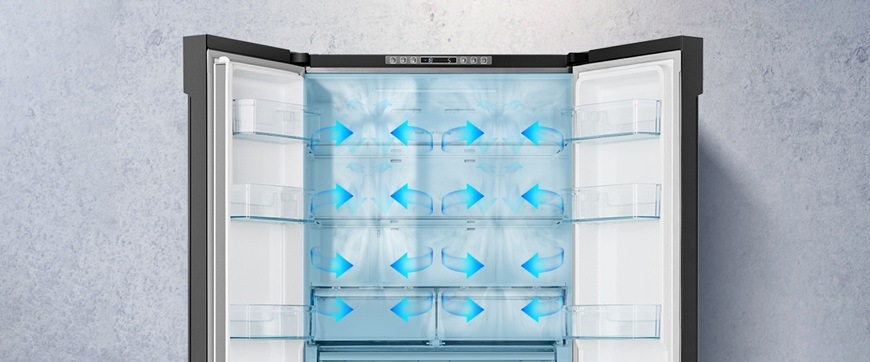 Americká lednice Hisense RQ5N465NEFE černá Detailní záběr na chladicí část americké ledničky Hisense RQ5N465NEFE s chladicím systémem Multiflow 360°.