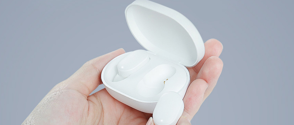 Sluchátka Xiaomi Mi True Wireless Earbuds bílá Sluchátka Xiaomi Mi True Wireless Earbuds bílá
