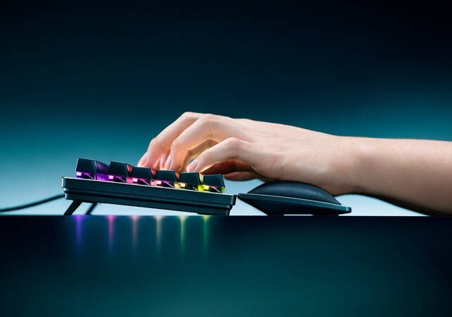 Opěrka zápěstí Razer Wrist Rest (Leatherette) černá Opěrka zápěstí Razer Wrist Rest (Leatherette) černá