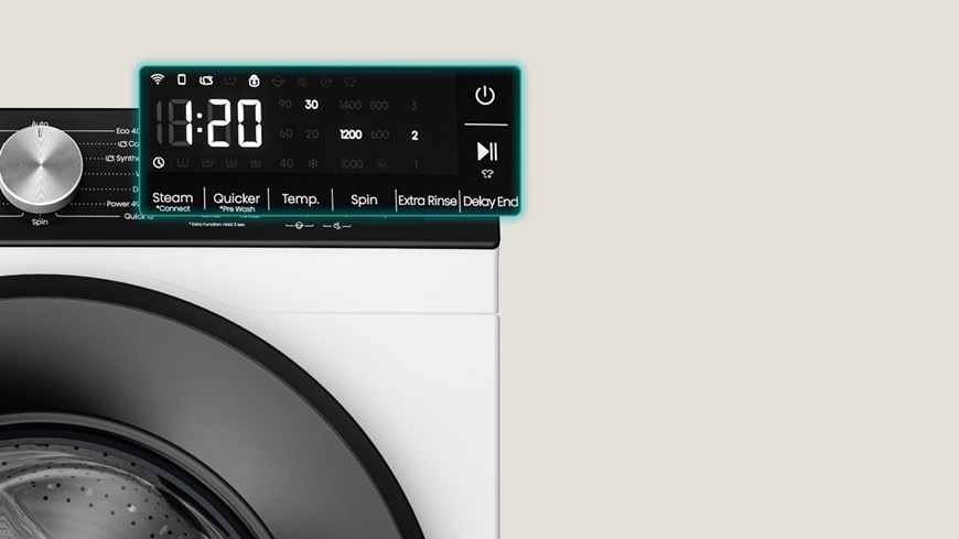 Detail na přední ovládací panel pračky se sušičkou Hisense WD3S1043BW3. LED displej je přehledný
