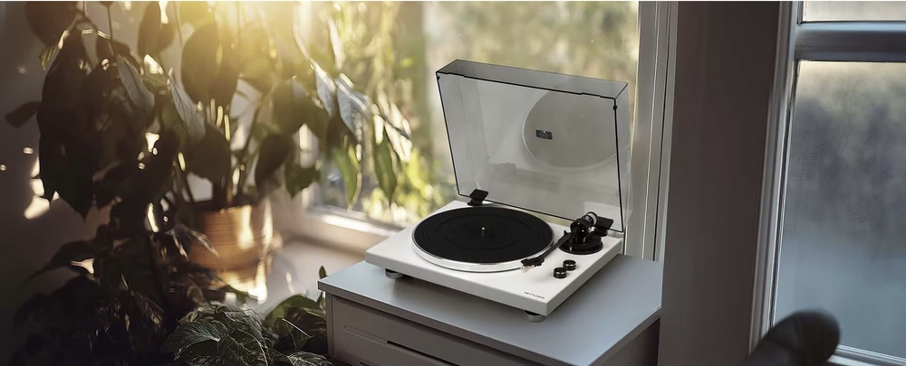 Gramofon MUSE MT-109 BTOW má funkci Bluetooth OUT