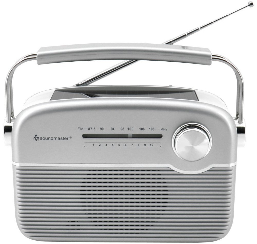 Radiopřijímač Soundmaster TR480SI stříbrný/bílý Čelní pohled na rádio Soundmaster TR480SI s vytaženou anténou, FM stupnicí a chromovaným madlem.