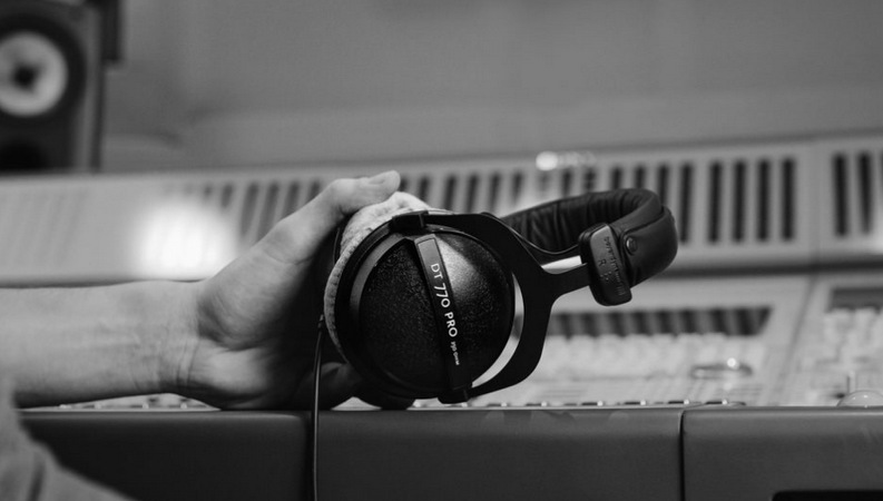 Sluchátka Beyerdynamic DT 770 PRO 32 ohm černá