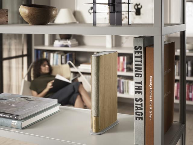 Reproduktor Bang & Olufsen Beosound Emerge, zlatý