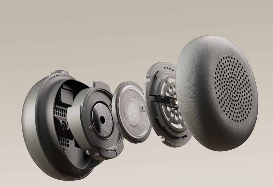 Headset Logitech Zone Wired 2 šedý Explodovaný detail náušníku headsetu Logitech Zone Wired 2 zobrazující vrstvy polstrování a akustické prvky pro vyvážený zvuk a pohodlí