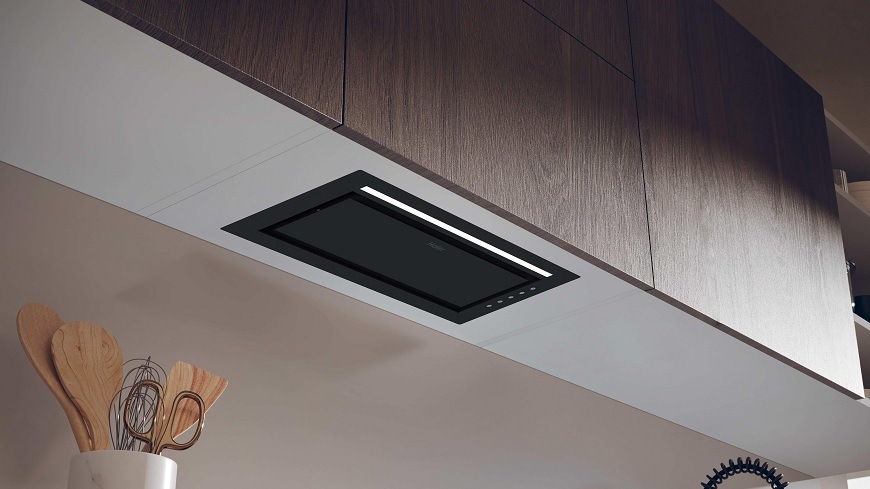 Odsavač par Haier HAPY52ES6BEE černý Odsavač par Haier HAPY72ES6XGG zabudovaný v kuchyni, LED osvětlení svítí