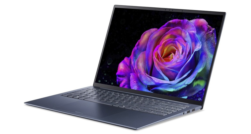 Otevřený a zapnutý notebook Acer Swift Edge 16 AI (SFE16-I51-92L1) otočený doleva