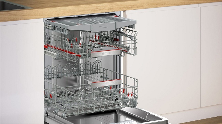 Otevřená myčka Bosch SMV6YCX14E, flexibilní koše Max Flex Pro a příborová zásuvka