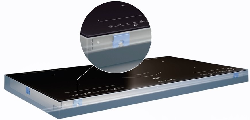 Detail obrázku varné desky se  zacvakávacím mechanismem EasyFit.