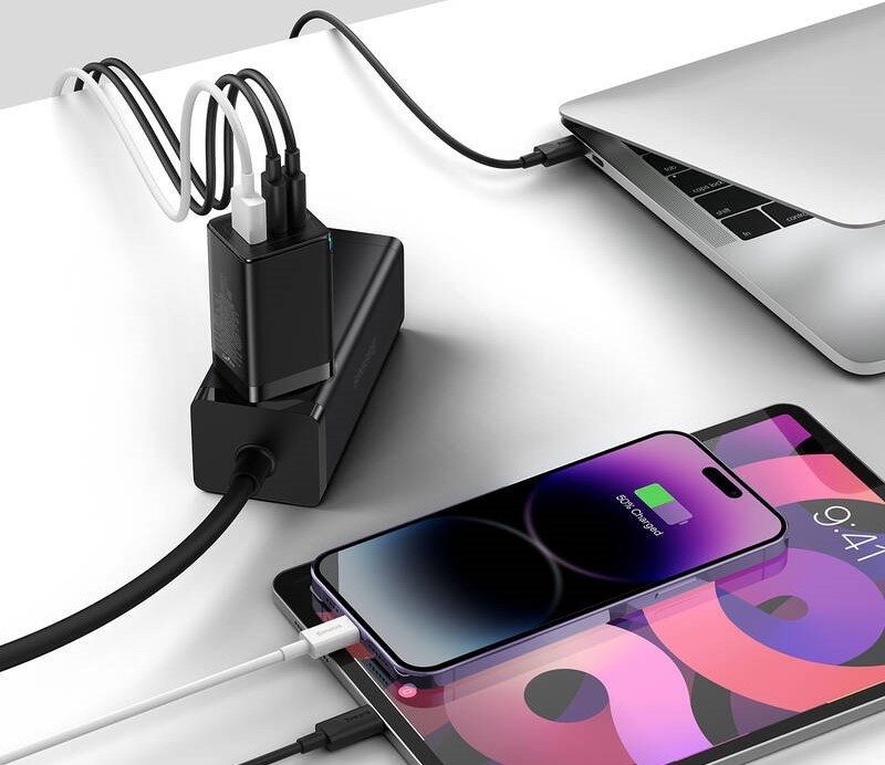 Nabíječka do sítě Baseus GaN5 Pro, 2x USB-C, USB-A, 65W + USB-C kabel 1m černá Nabíječka do sítě Baseus GaN5 Pro, 2x USB-C, USB-A, 65W + USB-C kabel 1m černá