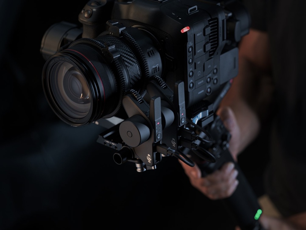 Stabilizátor DJI RS 4 Pro černý Stabilizátor DJI RS 4 Pro černý
