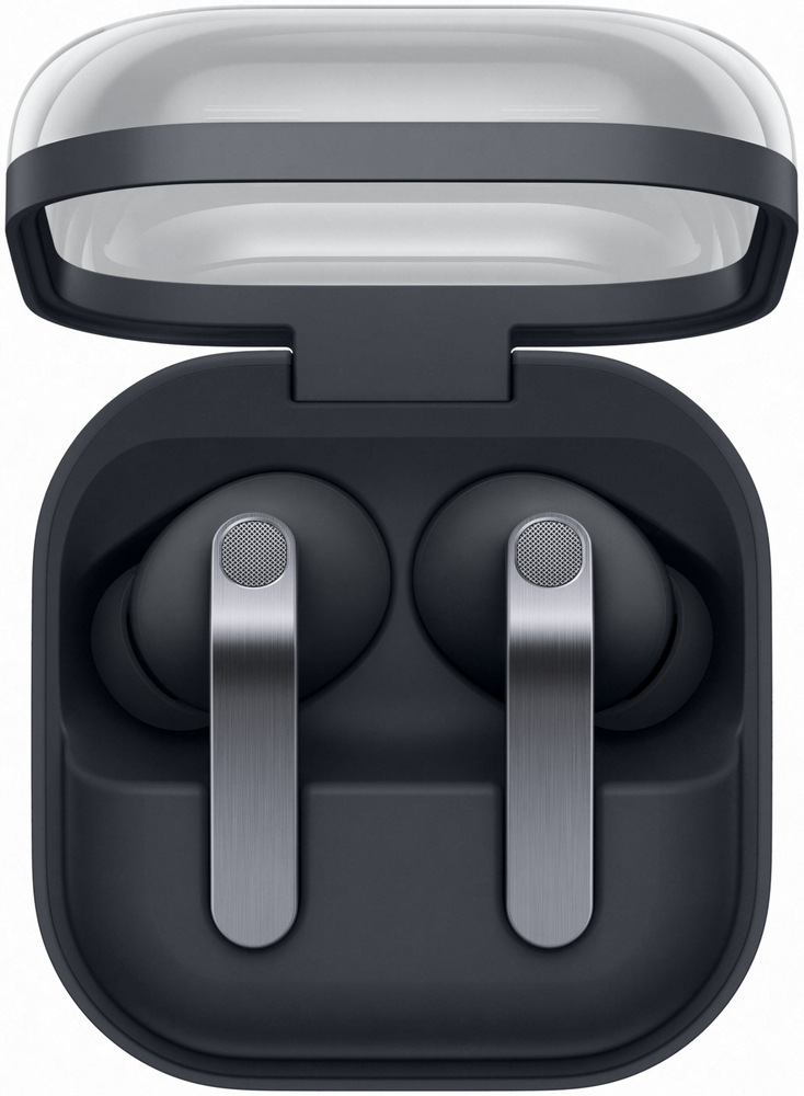 Sluchátka Samsung Galaxy Buds4 Pro černá Detail zavřeného pouzdra s průhledným víkem a uklizenými sluchátky Samsung Galaxy Buds4 Pro