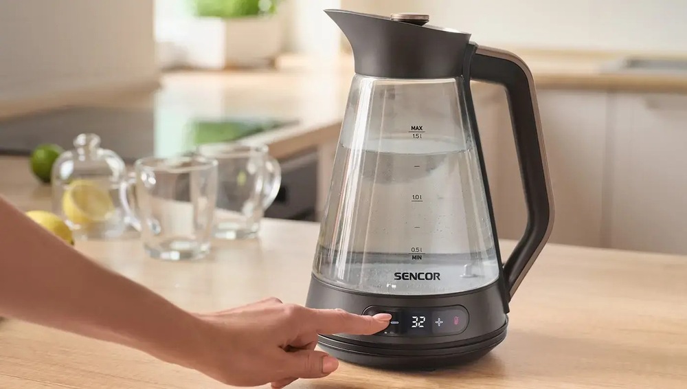 Rychlovarná konvice Sencor SWK 1595BK, 1,5 l sklo Teplotu změníte na přehledném displeji