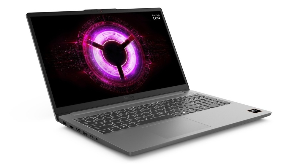Notebook Lenovo LOQ 15ARP10E šedý Otevřený a zapnutý notebook Lenovo LOQ 15ARP10E otočený doprava